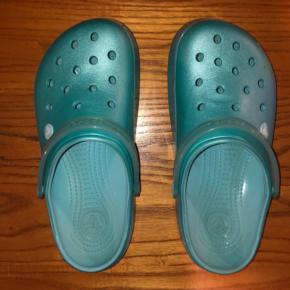 Icicle Blue Croc Band crocs